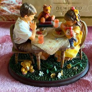 Gorgeous Collectable: Mama Says…Always, Always Say Grace Figurine